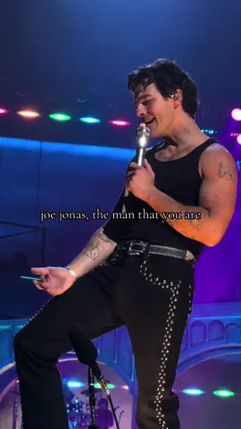 if you hear barking, thats just me @joejonas #joejonas #jonasbrothers #greetingsfromyourhometown #joejonasedit #greetingsfromyourhometowntour 