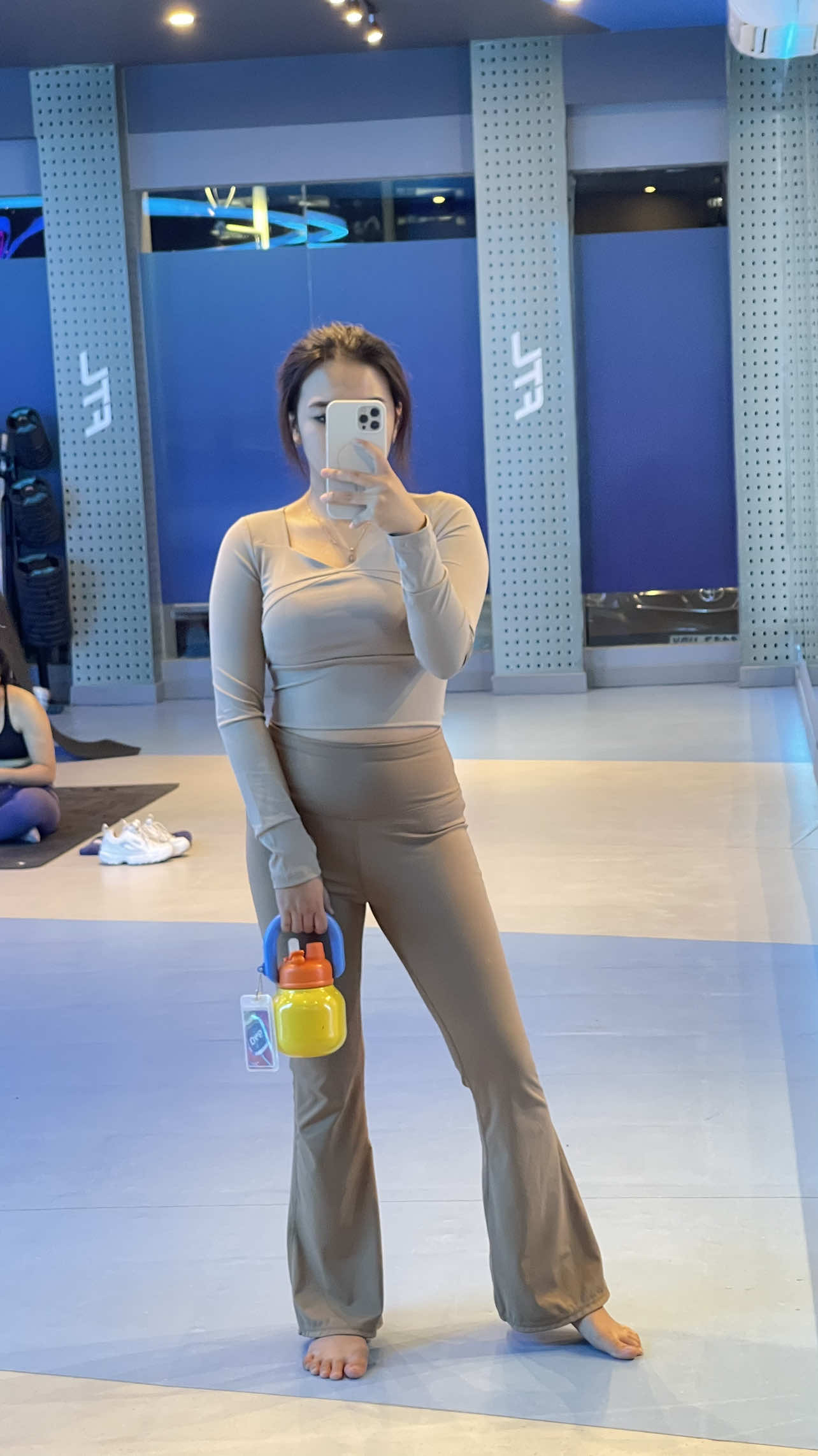 2 minggu ini sibuk banget sampe gapernah ke studio ini, akhirnya yoga lagi #yoga #yogagirl 