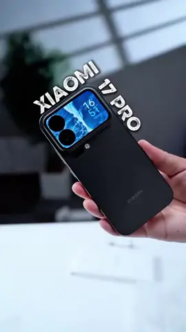 Xiaomi 17 Pro adalah smartphone flagship terbaru dari Xiaomi yang dirilis di Tiongkok pada September 2025, ditenagai oleh chipset Snapdragon 8 Elite Gen 5 dan memiliki fitur layar sekunder di bagian belakang. Ponsel ini belum tersedia secara resmi di Indonesia, tetapi ada unit impor yang dijual melalui toko online.  Spesifikasi Utama Xiaomi 17 Pro Perangkat ini menonjol berkat spesifikasi kelas atasnya, termasuk layar ganda dan pengaturan tiga kamera Leica 50 MP.  Prosesor: Qualcomm Snapdragon 8 Elite Gen 5 (fabrikasi 3 nm), dengan CPU octa-core berkecepatan hingga 4.6 GHz. Layar Utama: Panel LTPO AMOLED 6,3 inci dengan resolusi 1.5K (1220x2656 piksel), refresh rate 120 Hz adaptif, dan kecerahan puncak 3500 nits. Layar Sekunder: Layar LTPO AMOLED 2,7 inci yang inovatif di modul kamera belakang untuk notifikasi, widget, dan selfie menggunakan kamera utama. Kamera Belakang: Pengaturan tiga kamera co-engineered dengan Leica, semuanya 50 MP: Utama: Sensor Light Hunter 950L 50 MP (f/1.67, OIS) Telefoto Periskop: 50 MP dengan optical zoom 5x (f/3.0, OIS) Ultra-wide: 50 MP (f/2.4) Kamera Depan: 50 MP (f/2.2) dengan PDAF. Baterai: 6300 mAh (Silicon Carbon) dengan dukungan pengisian daya cepat kabel 100W dan nirkabel 50W. RAM & Penyimpanan: Opsi hingga 16 GB RAM LPDDR5X dan 1 TB penyimpanan internal UFS 4.1. Sistem Operasi: HyperOS 3.0 berbasis Android 16 saat rilis. Fitur Lainnya: Peringkat ketahanan air dan debu IP68 (dapat bertahan hingga kedalaman 4 meter selama 30 menit), sensor sidik jari ultrasonik di layar, dan speaker stereo.  #mi #xiaomi17pro #xiaomi #unboxing 