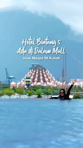 Di Makassar ada hotel bintang 5 yang lokasinya di dalam mall loh! Kolam renangnya juga cakep banget, viewnya masjid 99 kubah #nexlevellingnovember #nextherinra #PlacesToVisit #placetogo #fyp 