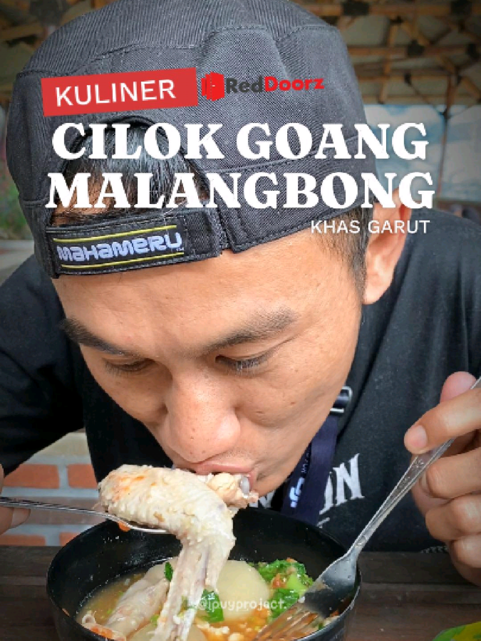 Kulineran di Malangbong? CIGO Saung Si Panca wajib coba! 🔥 Tempatnya super nyaman, kayaknya kalo malem ada karaokean juga itu 😍 📍 CIGO Si Panca: Mekarasih, Malangbong, Garut. 📍 RedDoorz Terabuci: 5 menit dari CIGO, sama di daerah Mekarasih 🚗 — jangan lupa pake kode 