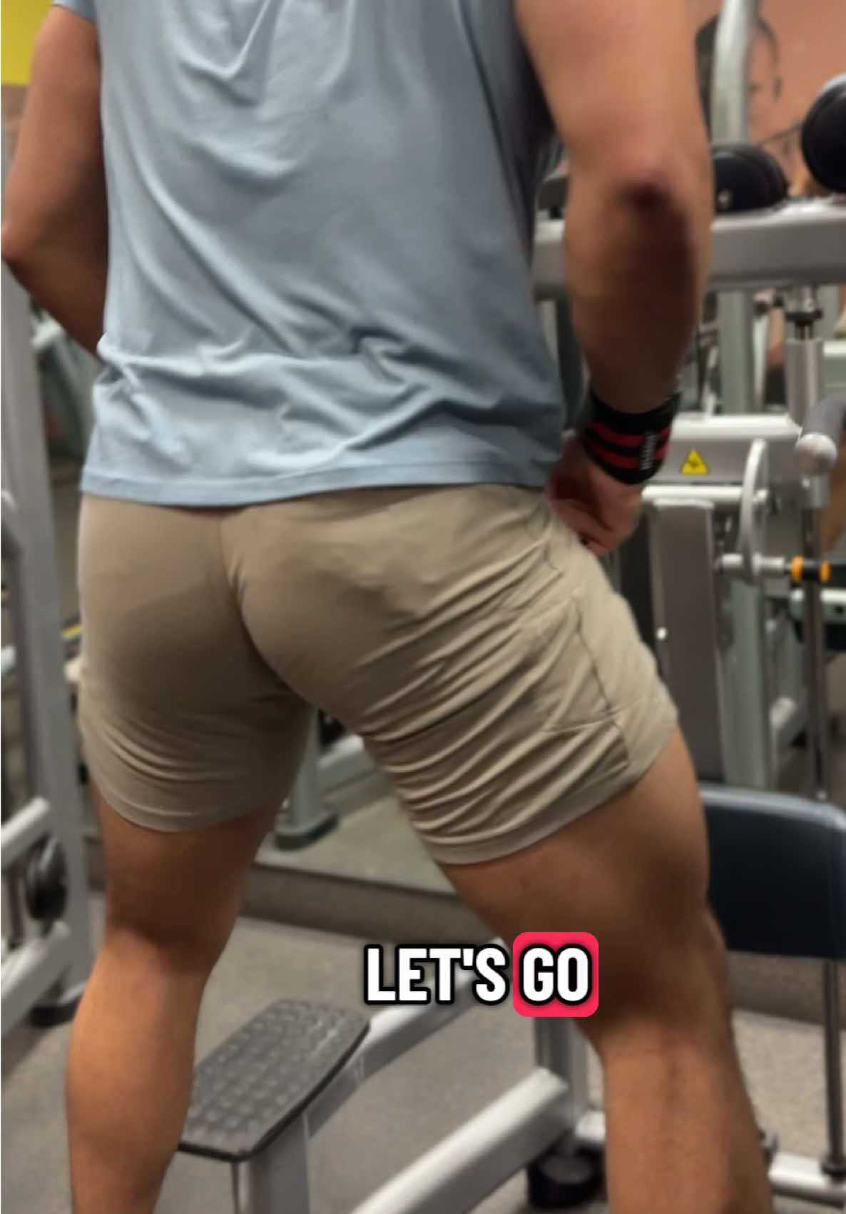 When your gym bro gets alittle too comfortable 😂🙂  #gymcomedy #glutes #workouts #fyp #gymmodel 