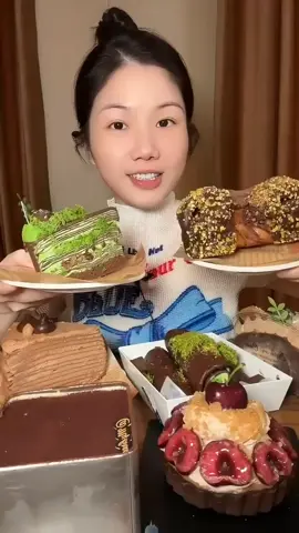 Ngày mới tốt lành, chúc mọi người xem video vui vẻ, mukbang bánh sôcôla, mochi, bánh ngàn lớp #bánhngànlớp #mochi #chocolate #fyp #thịnhhành 