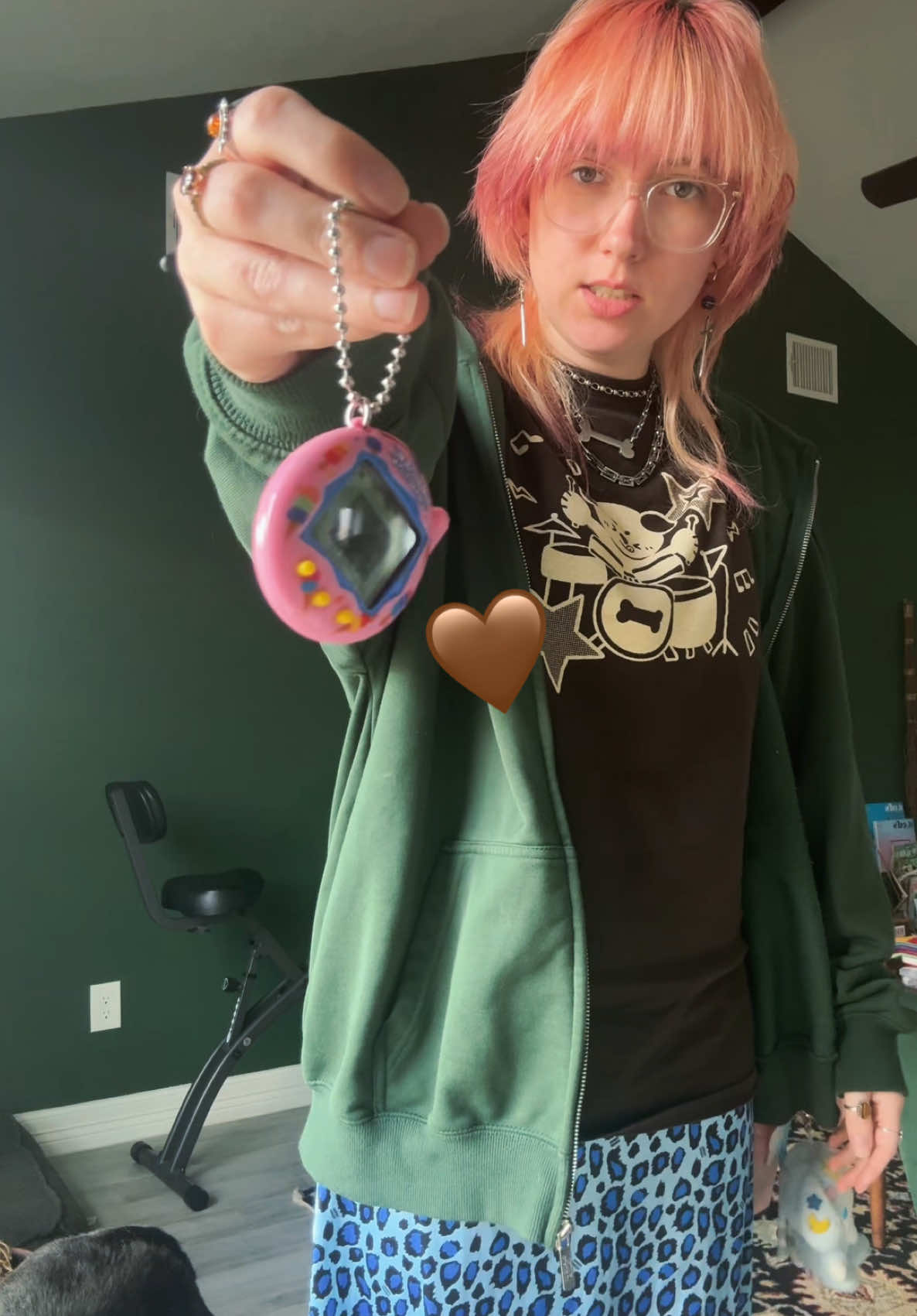 keep that thing on me (its a tamagotchi)  #therapy #neurodivergent #tamagotchi #jaymov 