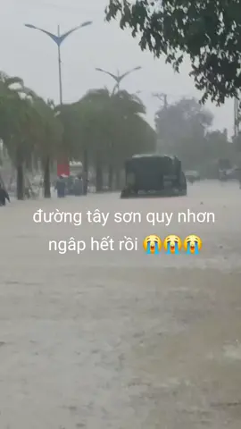 quy nhơn ơi xin đừng mưa nữa 😭😭😭😭😭