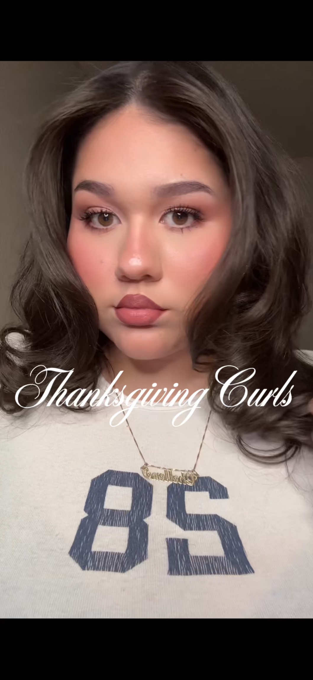 thanksgiving hair inspo! pinning your curls is so easy and gives such voluminous, beautiful results 💆🏻‍♀️🎀 #hairinspo #thanksgivinghairstyle #hairstyleideas 