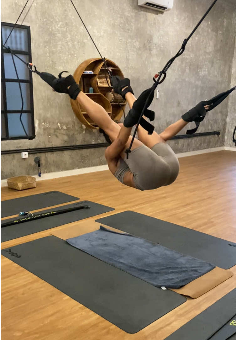 PRAVI GEAR is a unique system designed to restore mobility, flexibility, and natural alignment in the body. Through deep, controlled stretching and traction, it helps you unlock tension, improve circulation, and return your spine and joints to healthy, functional movement. Regular practice strengthens your health, supports your immune system, and builds the foundation for true longevity. When the body moves freely, energy flows naturally — and real transformation begins. Remember: the body can do everything; it’s only the mind that resists. Once you let go of that resistance, the progress becomes limitless. Join our classes and experience the power of PRAVI GEAR for yourself. Your body will thank you. #pravilo #pravilife 