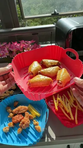 So easy to make air fryer cleaning with these reliable silicone liners 💁🏻‍♀️✅❤️‍🔥#tiktokmademebuyit #foryoupage #fyp #airfryerrecipes #airfryertiktok #airfryermaster #airfryercooking #CookingHacks #siliconekitchenware #KitchenHacks #kitchengadgets 