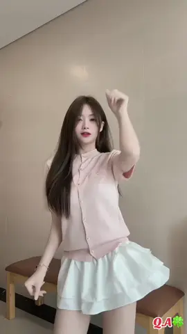 một ảnh ký ức😂😍😆#xuhuong #thinhhanh #hottrend #gaixinh #nhaytiktok  @QUỲNH ANH🍀  @QUỲNH ANH🍀  @QUỲNH ANH🍀 