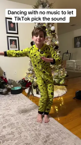 He’s a whole vibe 😎😂😂😂 #tiktokdance #funny 