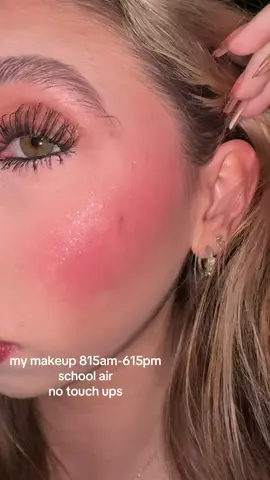 please be nice! #foryoupage #makeup #airbrushmakeup #makeuptok #ilovemygf 