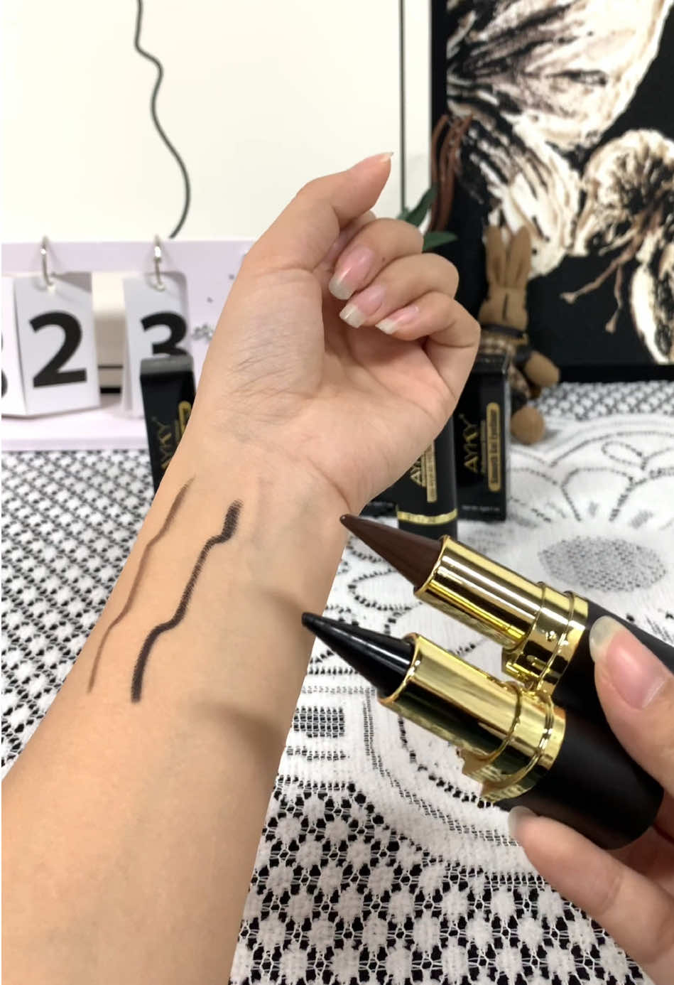 Waterproof magnifying binocular eyeliner #Eyeliner #eyeline #eyemakeup #makeup #beauty