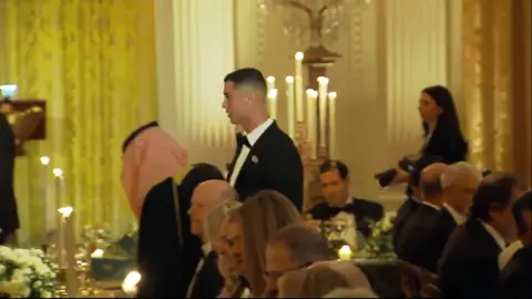 Cristiano Ronaldo and his wife Georgina Rodríguez just arrived at the White House for dinner with President Donald J. Trump.  #CristianoRonaldo #ronaldo #georginarodriguez #DonaldTrump #WhiteHouse 