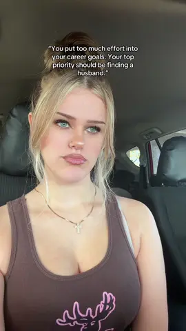 A girl can do both… but I’ve gotta put me first. Also, in this economy, supporting children in a 1 income household isn’t feasible. Where ever my hubby is, he’d respect the hustle. 🤷🏼‍♀️💕 #fyp #premed #mcat #throwbacksongs #chaseyourdreams 