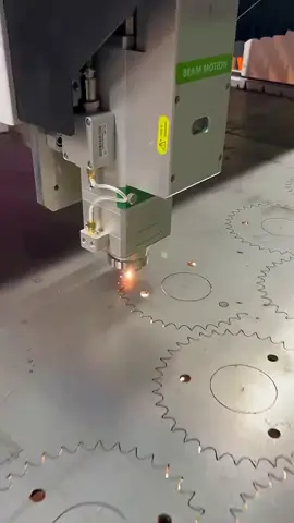 #fiberlaser #metalcutting #zclaser #lasercutting #fiberlasercuttingmachine 