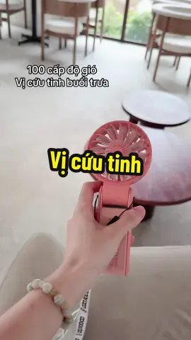 Trưa ra đường có em này như vị cứu tinh #quat #quat100capdogio #quatcamtay #xhuon 