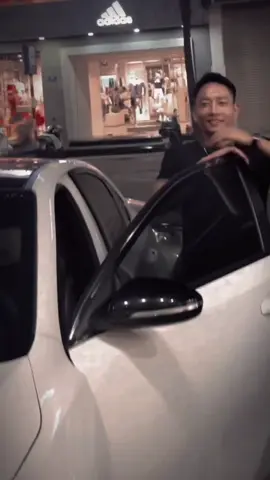 #CapCut Tự dặn lòng không ăn xài phung phí. Mà hễ ai hú hí là xách dép đi liền.