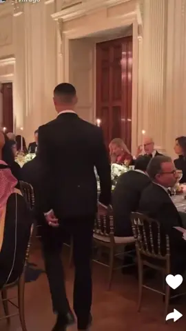 The moment Cristiano Ronaldo is welcomed to the White House dinner table. #cristianoronaldo #ronaldo #cr7cristianoronaldo #whitehouse #trump 