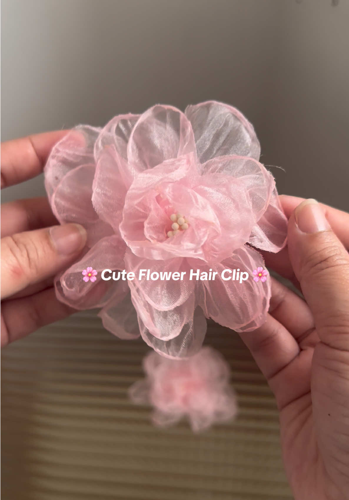 ang cutie ng hair clip nato 😍🌸✨ #flowerhairclip #hairclip #hairclips #flowerhairclamp 