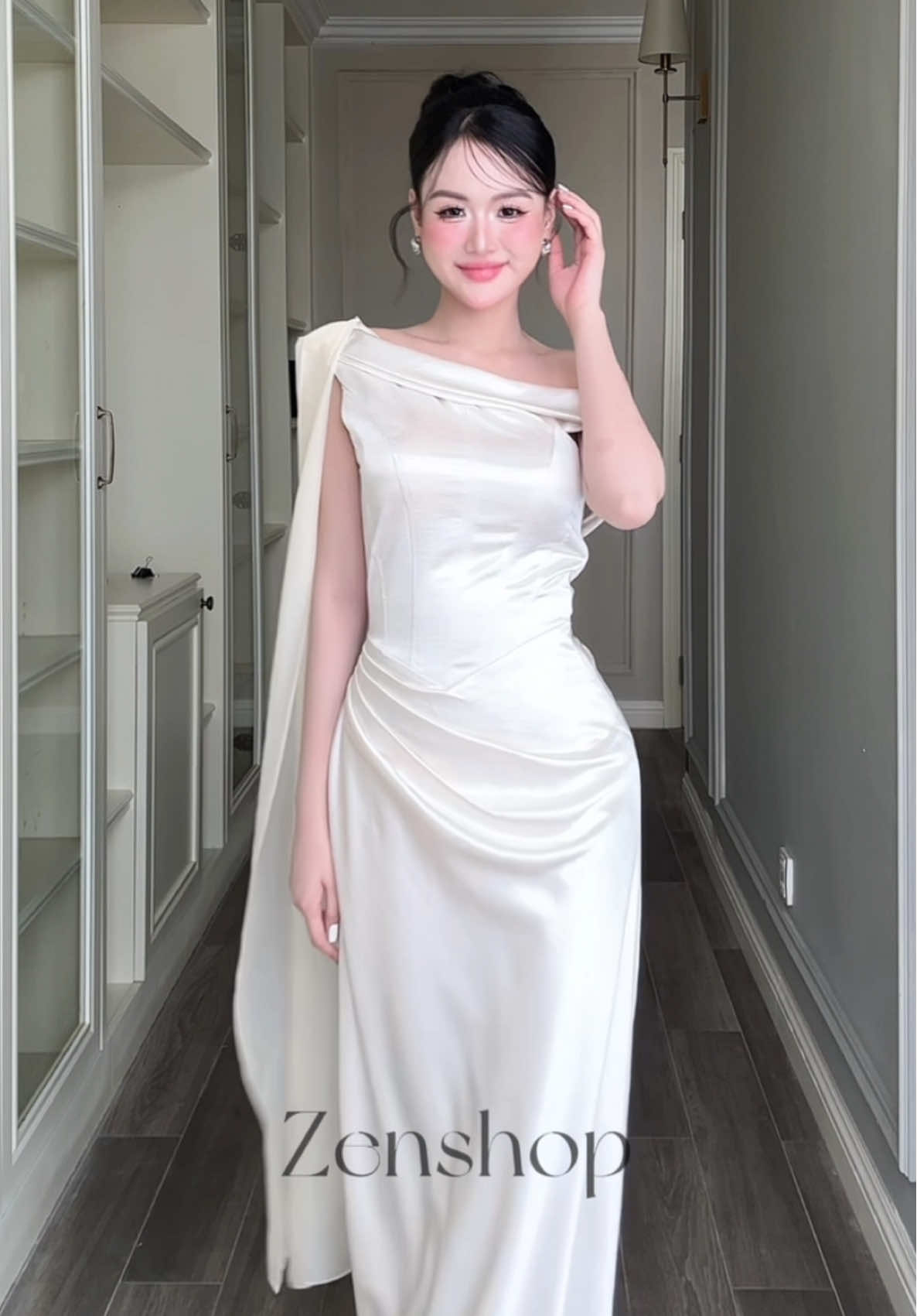 ✨ “Nhìn em như tấm lụa, mềm mịn đến mức chỉ cần một ánh nhìn cũng đủ làm người ta muốn chạm vào.” ✨ #damdutiec #damlua #damsangchanh #abcxyz #zenshop 