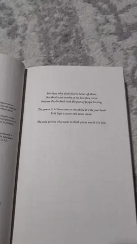 Just finished Fall With Me by Becka Mack and WOW 💛 Watching Jaxson finally find his people — people who actually stay — was everything. His past still breaks my heart, and seeing him question his own worth made the emotional moments hit even harder. And Lennon? The way she finally kicked her passive-aggressive ex to the curb… SO satisfying. #booktokcanada #beckamack #fallwithme #hockeyromance #playingforkeeps