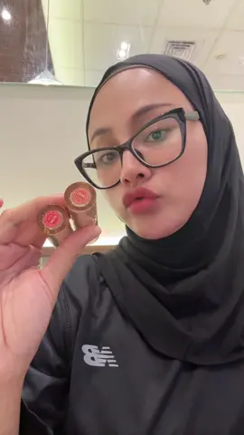 Aku sempetin spill spill produk kecey nih buat Kalian semuaa, Transproof Glaze Liptint dari focallure😍💋🫦 #primapiym #focallure