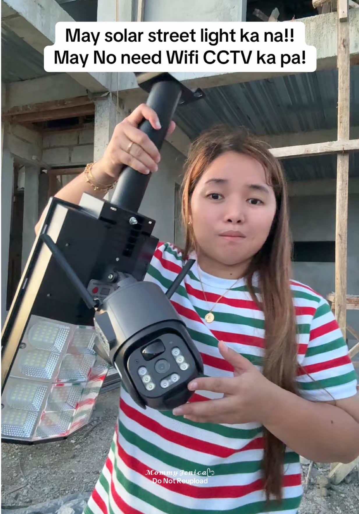 Kakaibang solar street light, solar lights na , cctv na no need pa ng Wifi!! Astig! #cctvsolarlight #solarstreetlight #solarlight #outdoorsolarlight #solarcctv @Bacso Lighting Mall 