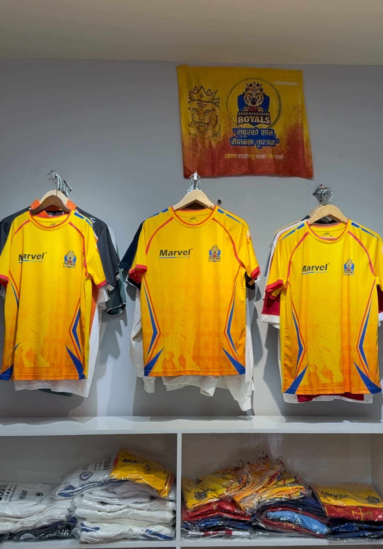 🌅 We opened at 7 AM for the first game! Because when the Royals play, the region wakes up early! 💙👑 Grab your official jersey before kickoff! #WearYourPride #RoyalsRising