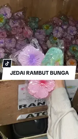 Bentuk bunga nya cantik nyaman di pakainya✨😍💖🌸 #jedairambutbunga #jepitbunga #flowers #jepitrambutbunga #viralvideo 