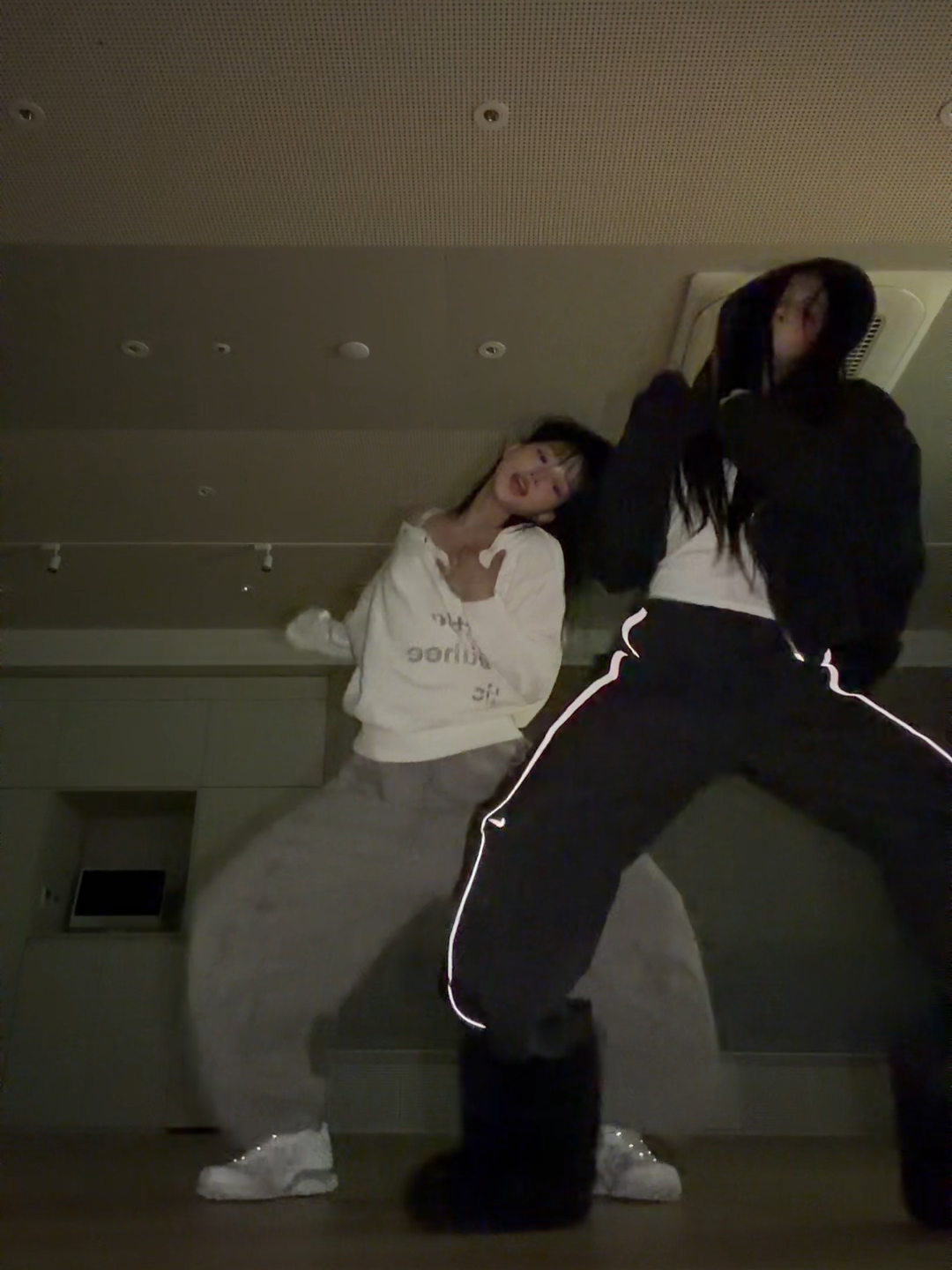 🩵🖤 #MEOVV #미야오 #SOOIN #수인 #GAWON #가원 #THEBLACKLABEL #더블랙레이블