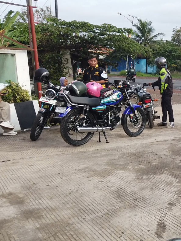 Pagi kota Orang. #touring #rxking #rxking135cc #rxkingindonesia #storyrxking 