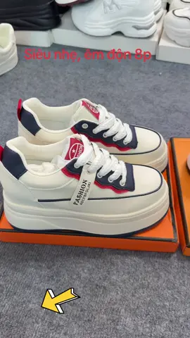 Mã giầy được chị em hóng nhiều nhất ạ em về đủ size và màu rồi . Link mua góc trái ạ #sieunhe #giaythethao #xuhuongtiktok #donde 