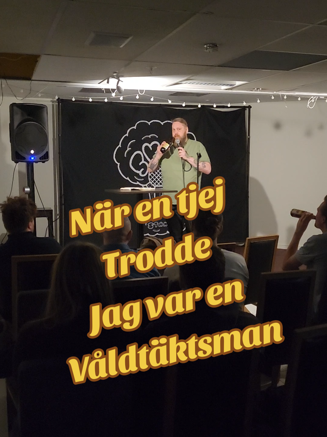 råkade skrämma en tjej... #komedi #standup #humorswe #svenskstandup #Humor 
