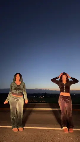 TikTok dance with you know who @b @𝔅 🥰#tiktokdance #dance #xyzbca 