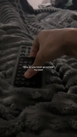 Why would i wanna go out?😭 BLACK FRIDAY SALE FOR THE PROJECTOR 😍 #projector #fakewindow #christmasgiftideas  