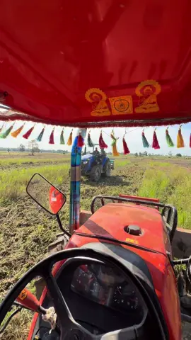 ဘေးလေးကိုကပ်🤣#kubotam6240suh🚜❤️🌾 #kubota_tractor #foryoupage #fyp 