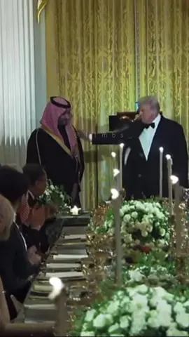 سيّدي حبيبي اثناء مأدبة العشاء❣️