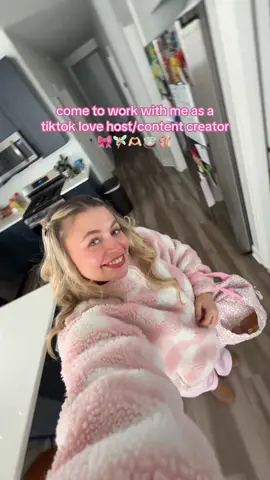 the life of a showgirl🎀 @BEL London USA #tiktoklivehost #tiktokshop #diml #morningroutineaesthetics #chicagoactor 