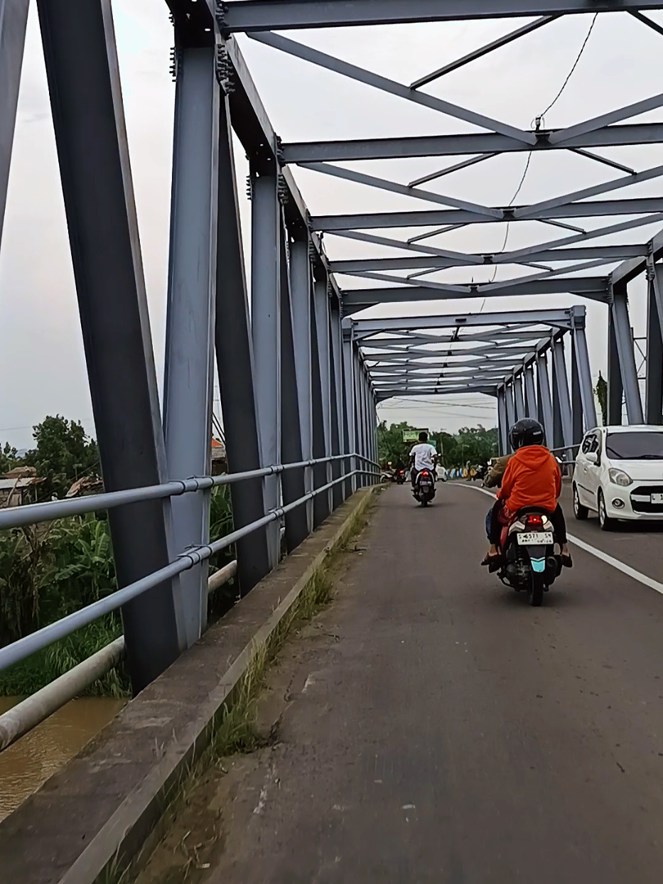 jombang luar biasa karnaval g enek leren e jian joss jiss tenan warga dan masyarakat e kompak kabeh👍🙏#malang #blitar24jam #jombangtiktok #viraltiktok #fypage 