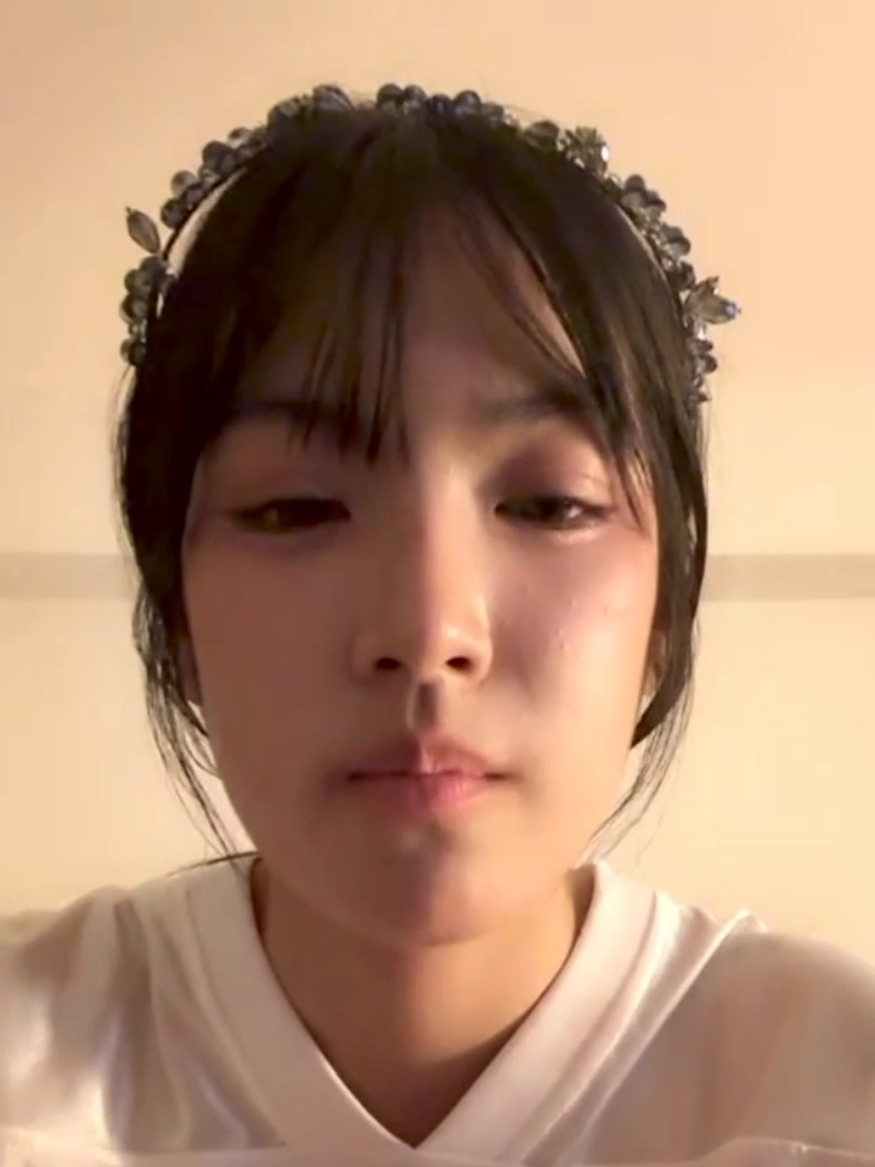 นํ้ามนต์ปาดมาสคาร่า 