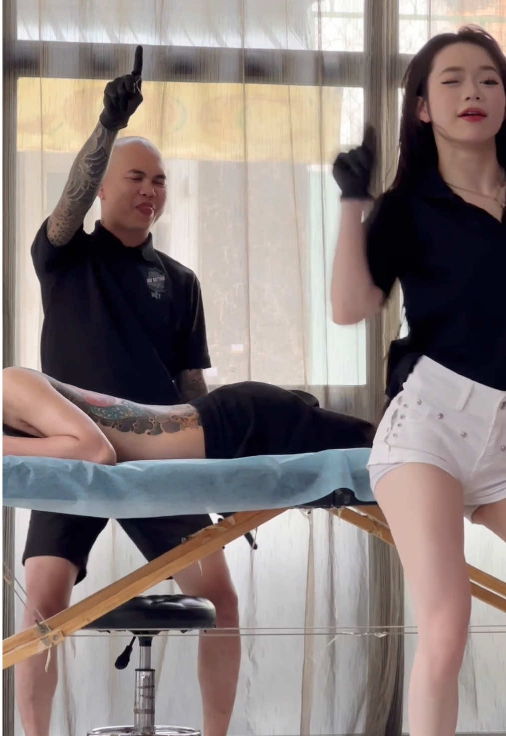 2 idol này chiến quá❤️ #1050tattoo  #hinhxamdep  #quangtrunggovap  #cocaca  #poppynguyen 