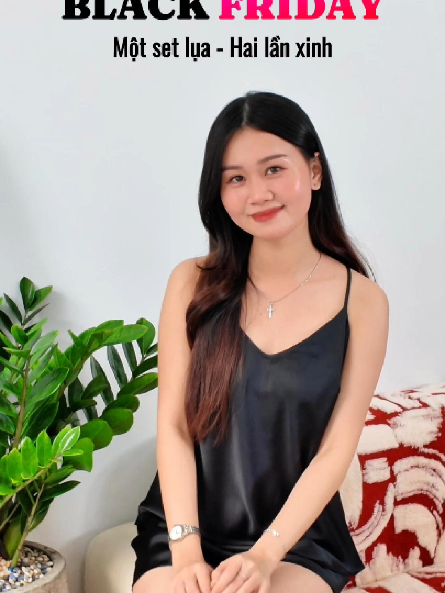 Một set lụa - Hai lần xinh~~~ Về chất lụa nhà Corele thì không phải bàn vì không những mềm mát mịn, em nó còn có form tôn dáng mà nàng nào cũng mê. Đang có Deal BlackFriday, tranh thủ săn ngay nàng ơi~~ chỉ còn vài ngày thôi #hangmoive #viraltiktok #trending #blackfriday #sale #noiycaocap