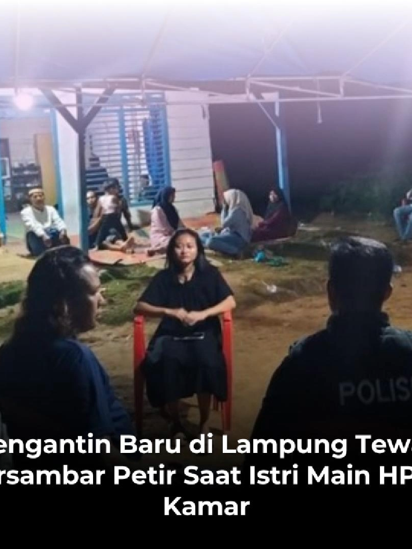 Pengantin Baru di Lampung Tewas Tersambar Petir Saat Istri Main HP di Kamar Pengantin baru bernama Edi Prayitno (32) tewas tersambar petir di samping istrinya, Lilis Nurbaiti, di Kabupaten Mesuji, Lampung. Istri korban sedang bermain handphone di kamar saat petir menyambar. #Pengantin #Tewas #Lilis #Mesuji #Lampung #Fyp