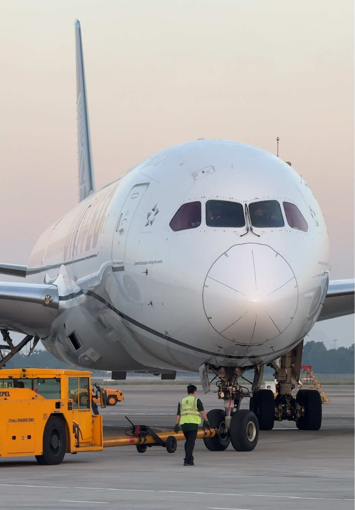 🛫🛫🛫🇺🇸🇺🇸🇺🇸 #boeing #b787 #b787dreamliner #unitedairlines #pushback 