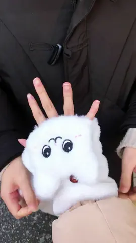 #fyp #gangtay Hãy nhờ bạn trai mua cho bạn đôi găng tay dễ thương này.