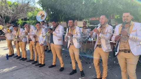 “El carretero” con @Banda Cerro De Sauces 🔥🔥