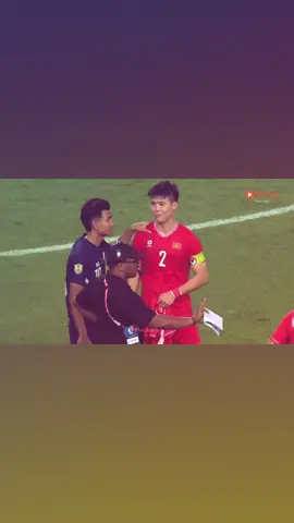 Pov: bn đang xem lại trận tối hôm đó và thấy đc thần tượng của mình đang nch vs đội trưởng Duy Mạnh và nhìn anh lên nhận thiếc cúp cầu thủ tiềm năng vs trẻ,anh ấy thật sự có 4chữ tế….. coi mà rưng rưng nước mắt 😭 #suphanatmueanta #bankkkk10 #xhtiktok #xhhhhhhhhhhhhhhhhhhhhhhh 