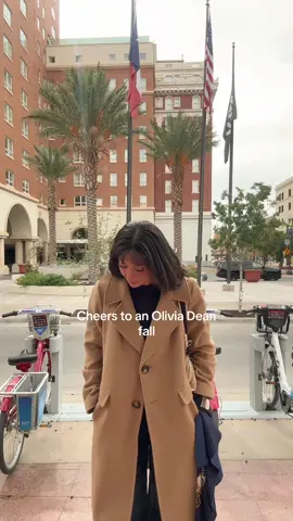 Weather hit 62° and now I’m wearing a coat like I’m late for my meet-cute  #howto#romantisizeyourlife#oliviadean#fallfashion#fall 