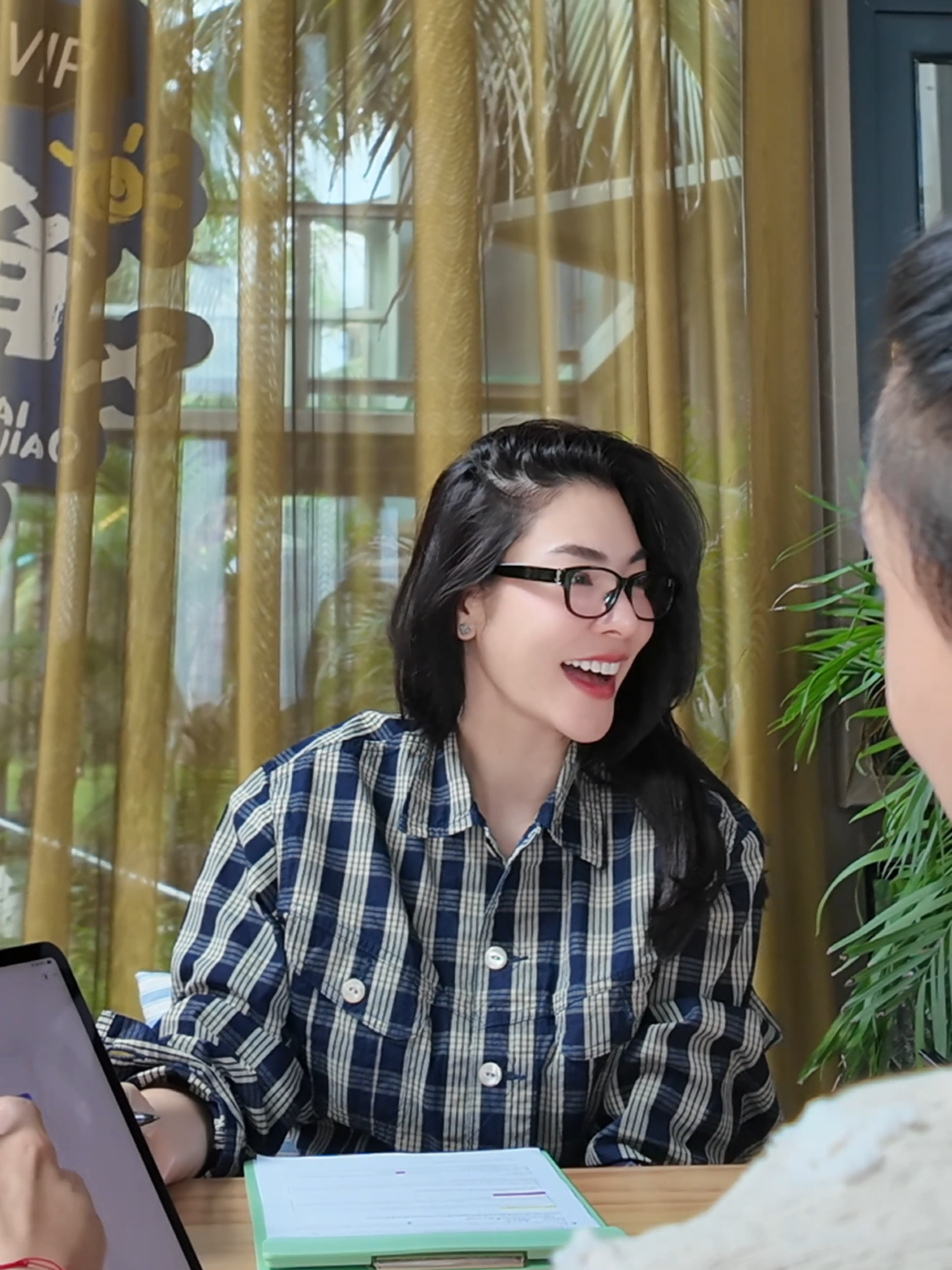 🌻💛Amazing Mentor #FayePeraya @faye_peraya is just too captivating when she's super focused! Beauty level? A perfect hundred! 💯 📺 Wed 22:30 | Channel Ver. on ONE31 ⏰ Wed 11:00 | Channel Ver. on MangoTV ⏰ Tue 11:00 | Platform Ver. on MangoTV  (ALL IN GMT+7) #FayeInAmazingBoy  #AMAZINGBOY #AMAZINGBOYTHAILAND