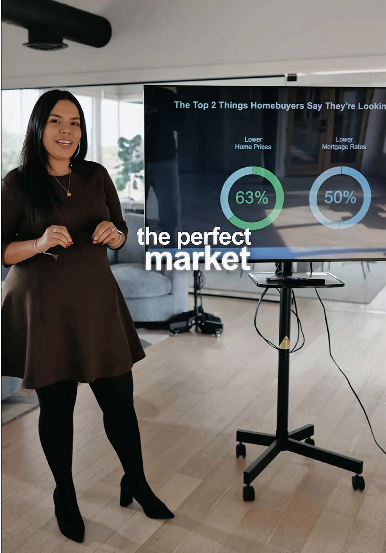 📊 REAL ESTATE MARKET UPDATE Statistics show buyers today are really looking for three things: 1️⃣ Better prices 2️⃣ Lower interest rates 3️⃣ More homes to choose from And we’re finally starting to see some of that happen. Prices aren’t jumping like before, rates are improving, and more homes are hitting the market; which makes things feel a lot more realistic for anyone thinking about buying. If you or someone you know is waiting for the “right” time, send them my way; I’m always here to help and explain the current real estate market 🏡🙌🏼 Athziri Mora | Your Local Realtor Elite Real Estate 📲 (469) 347-4307 📧 amoradfwrealtor@gmail.com 🏡 Hablo Español #athzirimorarealtor #firsttimehomebuyer #homebuyingtips #buyingahome #dfwrealtor